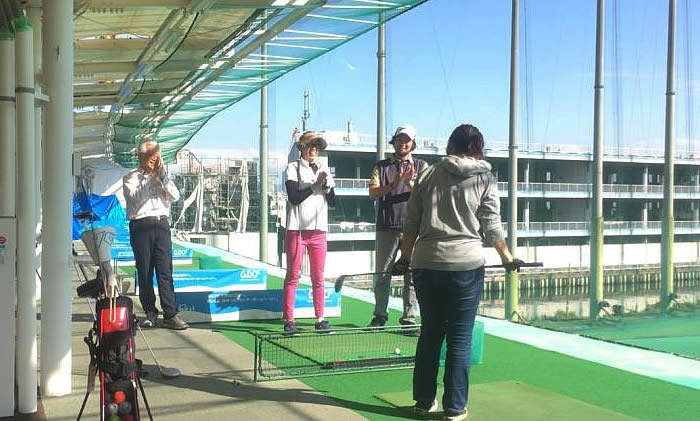 初心者仲間と学ぶワンストップゴルフスクール大正区 大阪市港区 西区